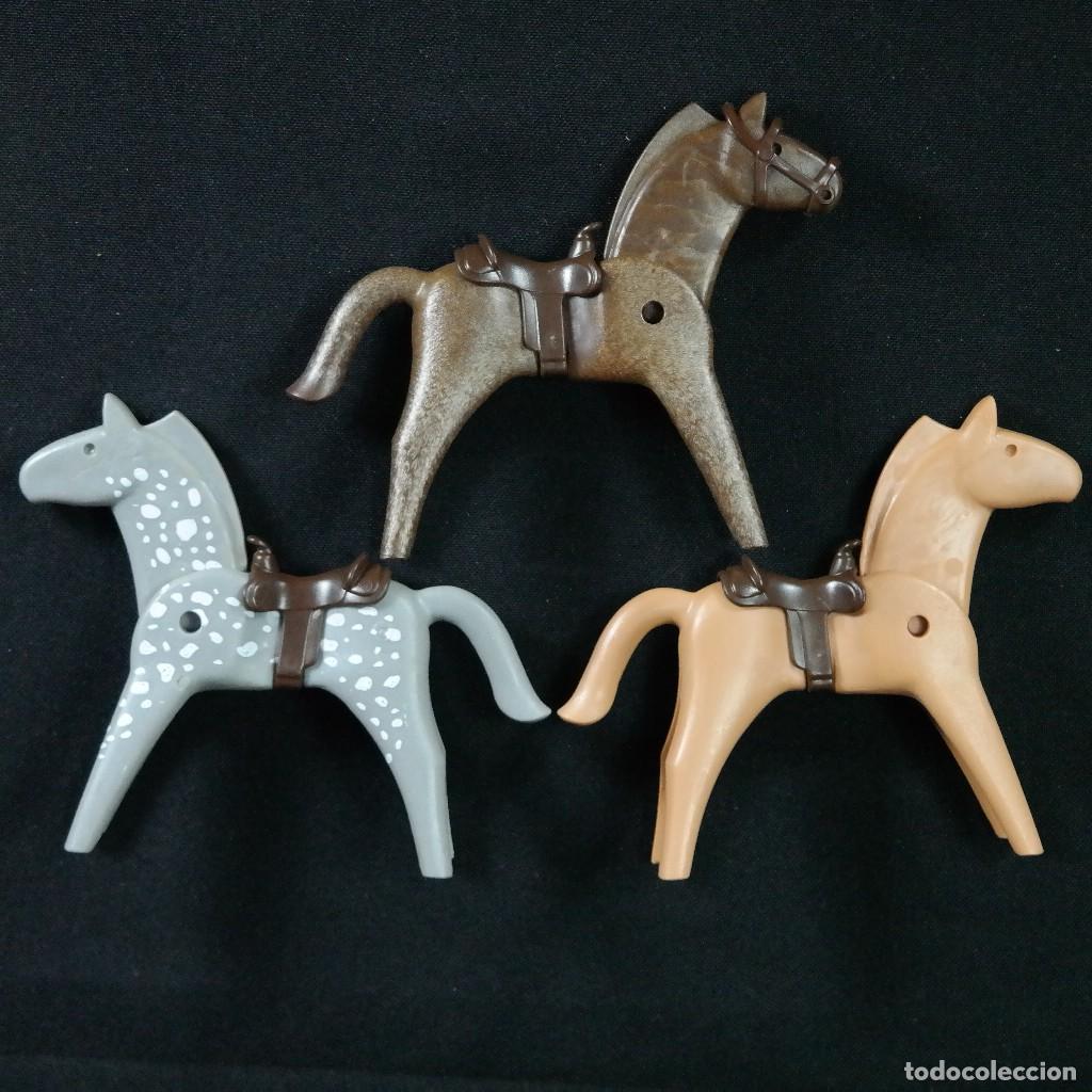 Playmobil: Playmobil tres caballos ☼