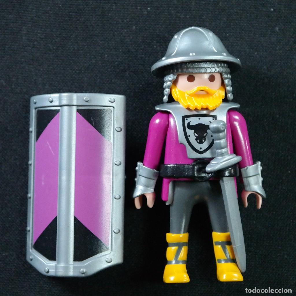Playmobil: Playmobil barbaro caballero con escudo ☼