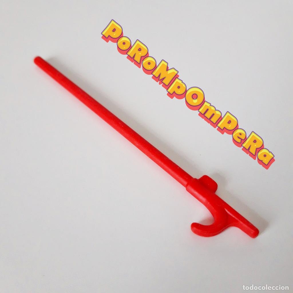 Playmobil: PLAYMOBIL BICHERO ROJO CUIDADOR DE LEONES REMOLQUE ANIMALES CIRCO 4232 ARP&Oacute;N GANCHO i6