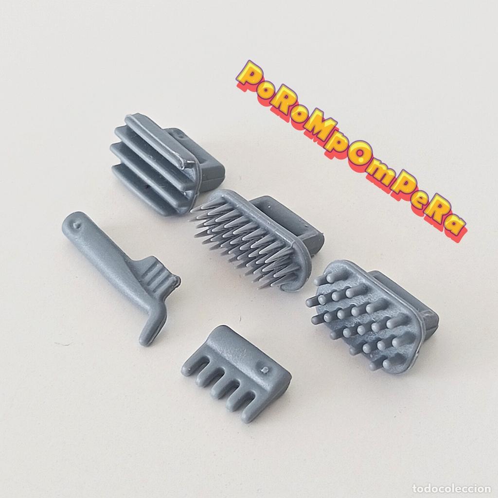 Playmobil: PLAYMOBIL LOTE X5 CEPILLO RASCADOR GRIS PARA CABALLO O PONY RANCHO ESTABLO H&Iacute;PICA CUADRA Q9