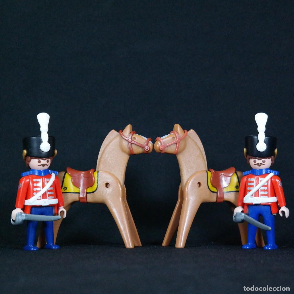 Playmobil: Playmobil 2 husares casacas roja soldados con caballos k☼