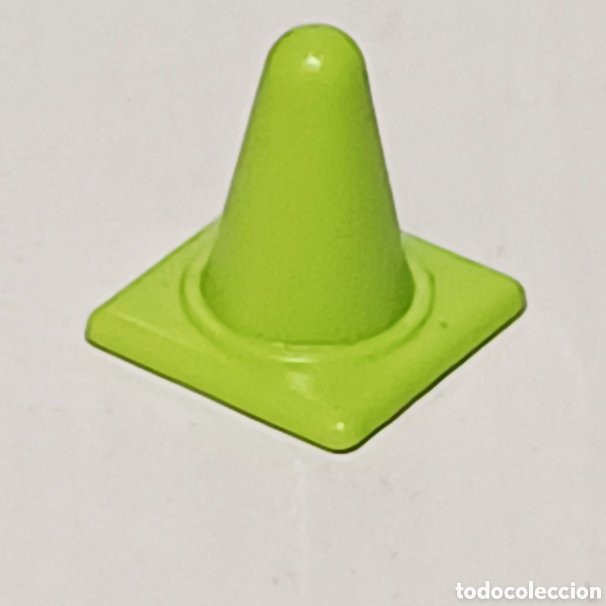 Playmobil: Pieza playmobil N&deg; 30090742 baliza cono peque&ntilde;o pil&oacute;n verde manzana