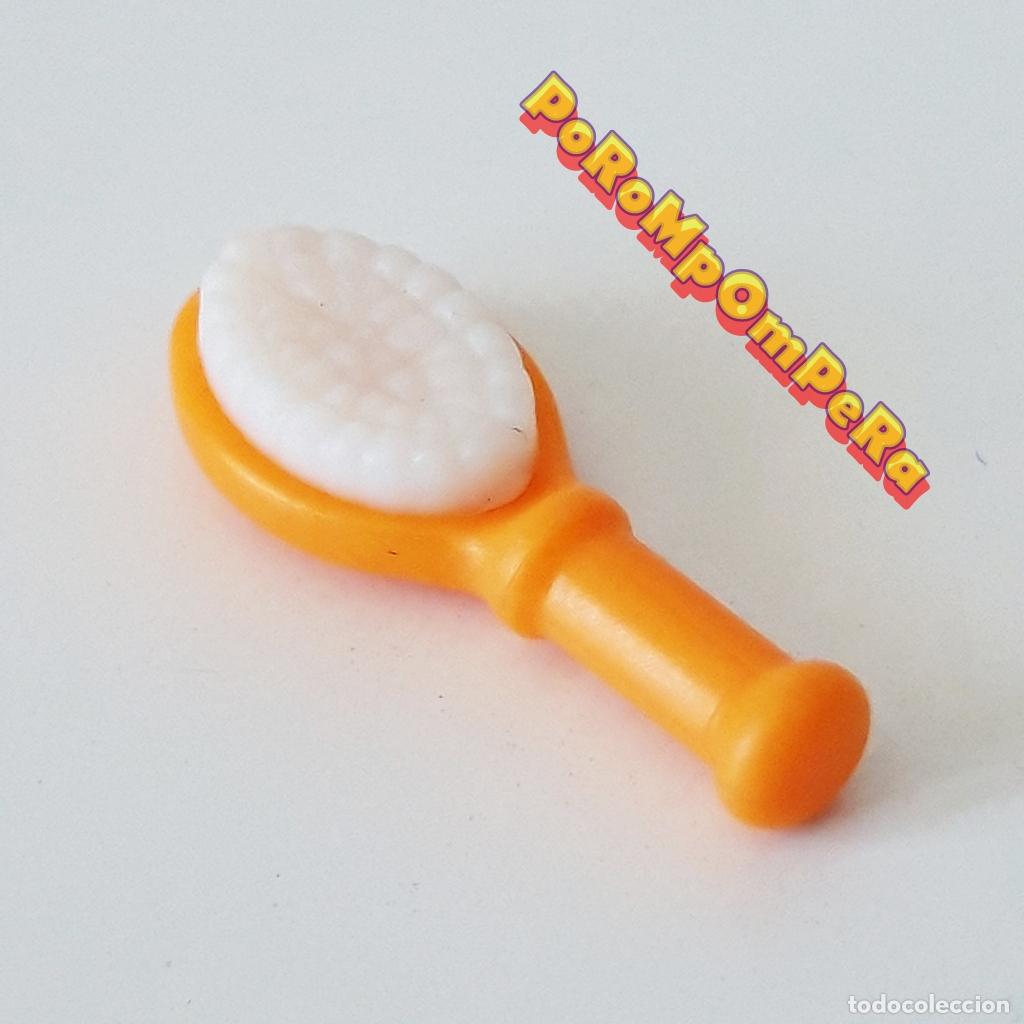 Playmobil: PLAYMOBIL CEPILLO PELO NARANJA PEINE CUARTO BA&Ntilde;O VICTORIANO HADA PRINCESA REINA PELUQUER&Iacute;A S1