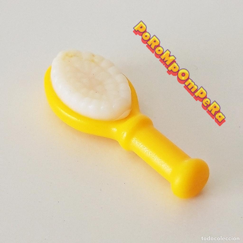 Playmobil: PLAYMOBIL CEPILLO PELO AMARILLO PEINE CUARTO BA&Ntilde;O VICTORIANO HADA PRINCESA REINA PELUQUER&Iacute;A P3