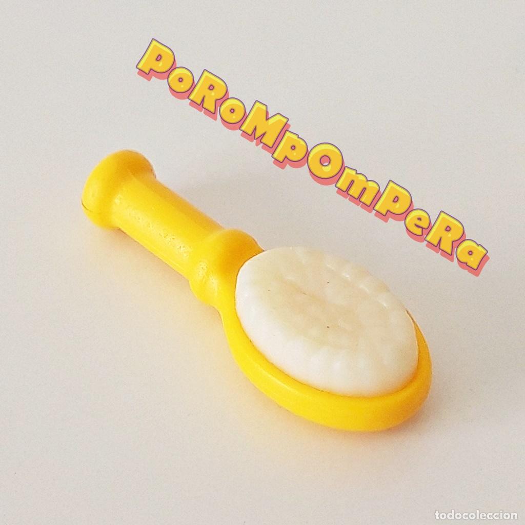 Playmobil: PLAYMOBIL CEPILLO PELO AMARILLO PEINE CUARTO BA&Ntilde;O VICTORIANO HADA PRINCESA REINA PELUQUER&Iacute;A C4