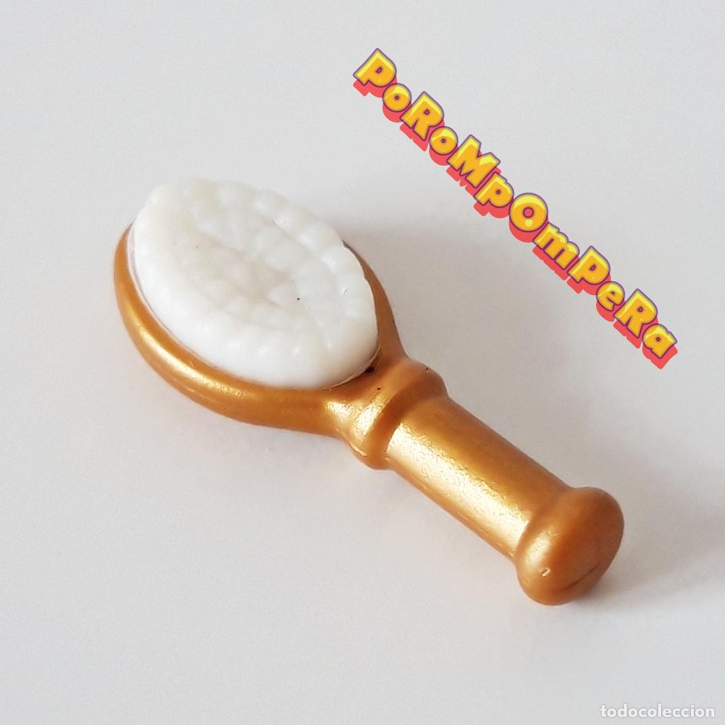 Playmobil: PLAYMOBIL CEPILLO PELO DORADO PEINE CUARTO BA&Ntilde;O VICTORIANO HADA PRINCESA REINA PELUQUER&Iacute;A J2