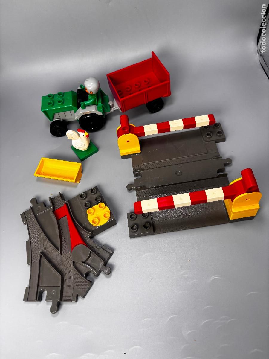 Playmobil: LEGO DUPLO lote tren paso a nivel con desvi&oacute; y tractor