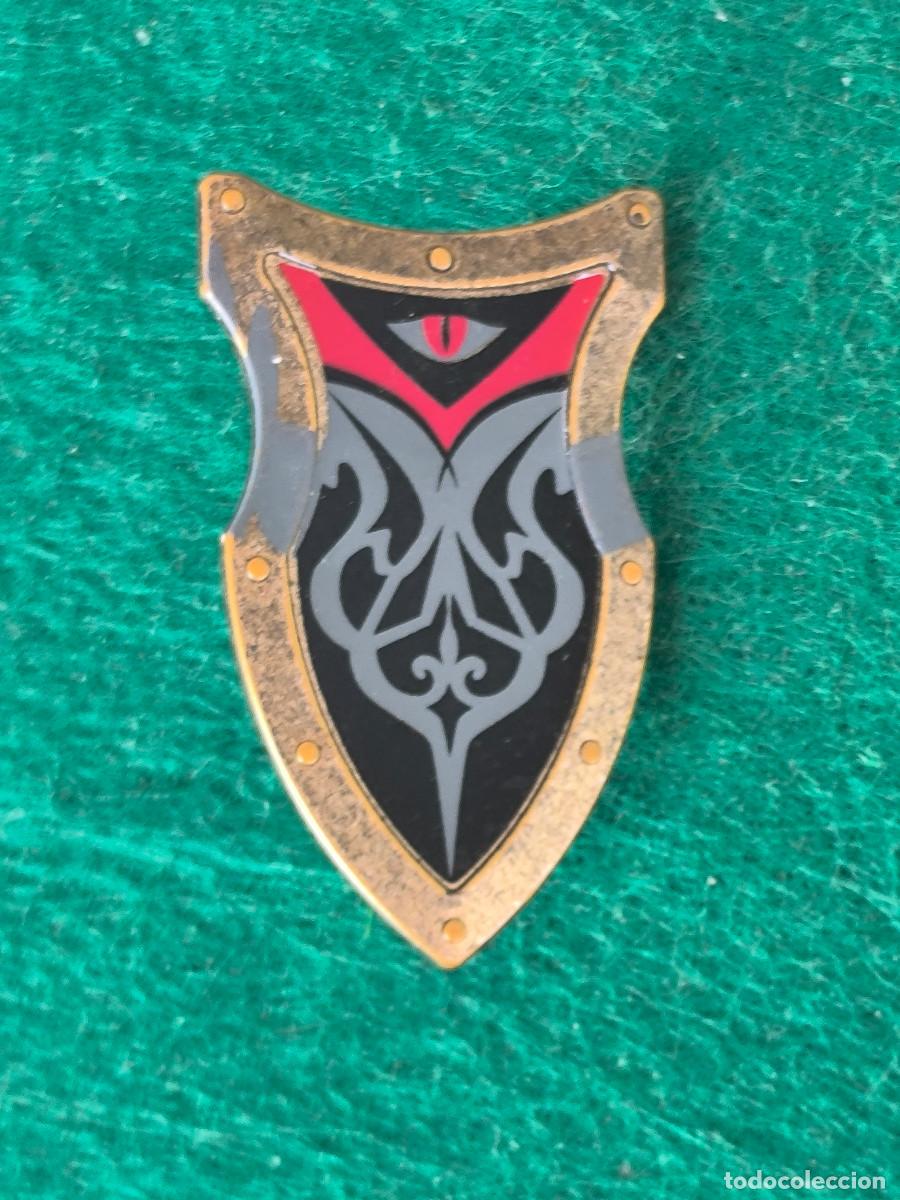 Playmobil: Playmobil escudo caballero medieval filigrana ojo negro rojo bronce envejecido castillo vikingos