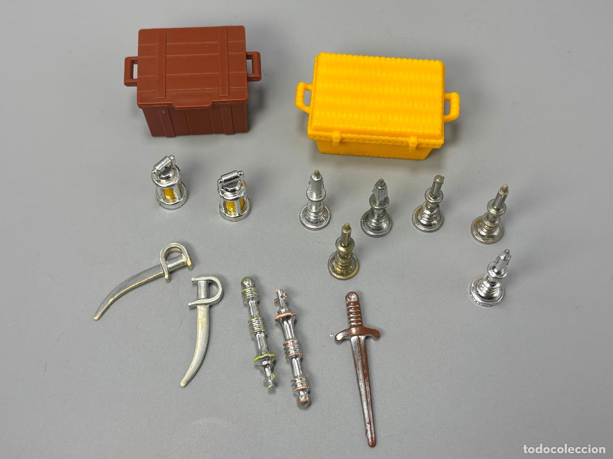 Playmobil: Playmobil lote ba&uacute;l cofre l&aacute;mpara candelabro espada cromada medieval primera &eacute;poca