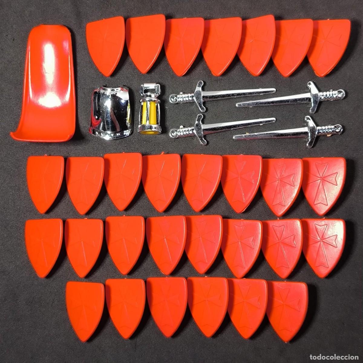 Playmobil: Playmobil escudos medievales con accesorios y armas en excelente estado ☼