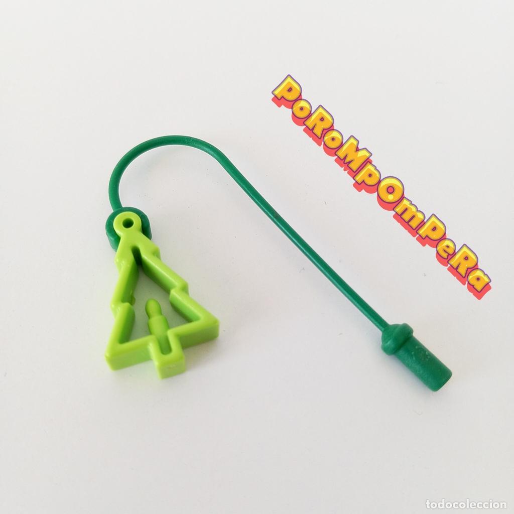Playmobil: PLAYMOBIL ENGANCHE VERDE &Aacute;RBOL DE NAVIDAD SUJECI&Oacute;N LINTERNA ADORNO NAVIDE&Ntilde;O LUZ TRINEO R1