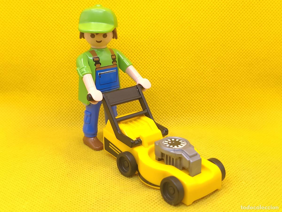 Playmobil: Playmobil Jardinero con cortac&eacute;sped