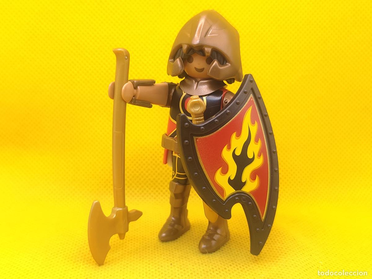 Playmobil: Playmobil Caballero Novelmore con hacha larga de combate dorada