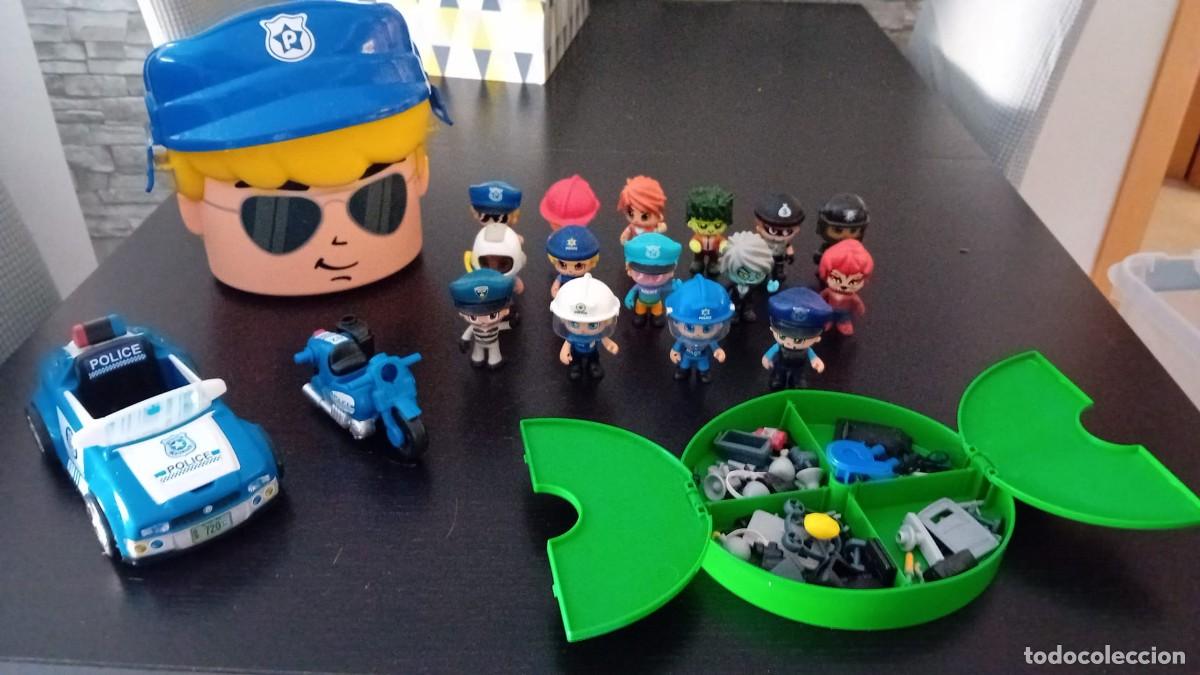 Playmobil: Lote de figuras y accesorios de Pin y Pon con tem&aacute;tica de polic&iacute;a.