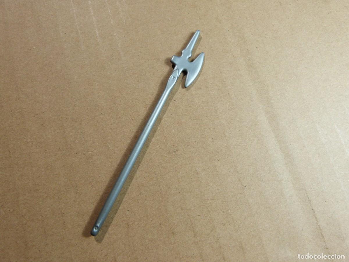 Playmobil: Lanza alabarda gris epoca medieval accesorio de Playmobil rematada con filo hacha