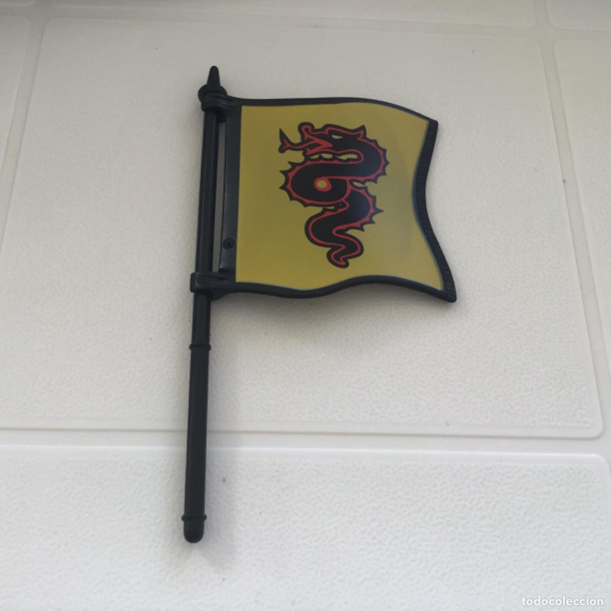 Playmobil: PLAYMOBIL ref. 4441 Bandera con asta torre de asalto medieval.