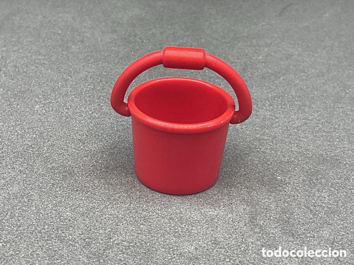 Playmobil: ACCESORIO PLAYMOBIL. CUBO CON ASA COLOR ROJO