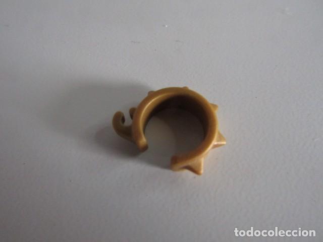 Playmobil: DIFICIL GRILLETE DORADO CEPO PEQUE&Ntilde;O DE BRAZO DRAGON O CUUELLO PRESOS MEDIEVALES PLAYMOBIL