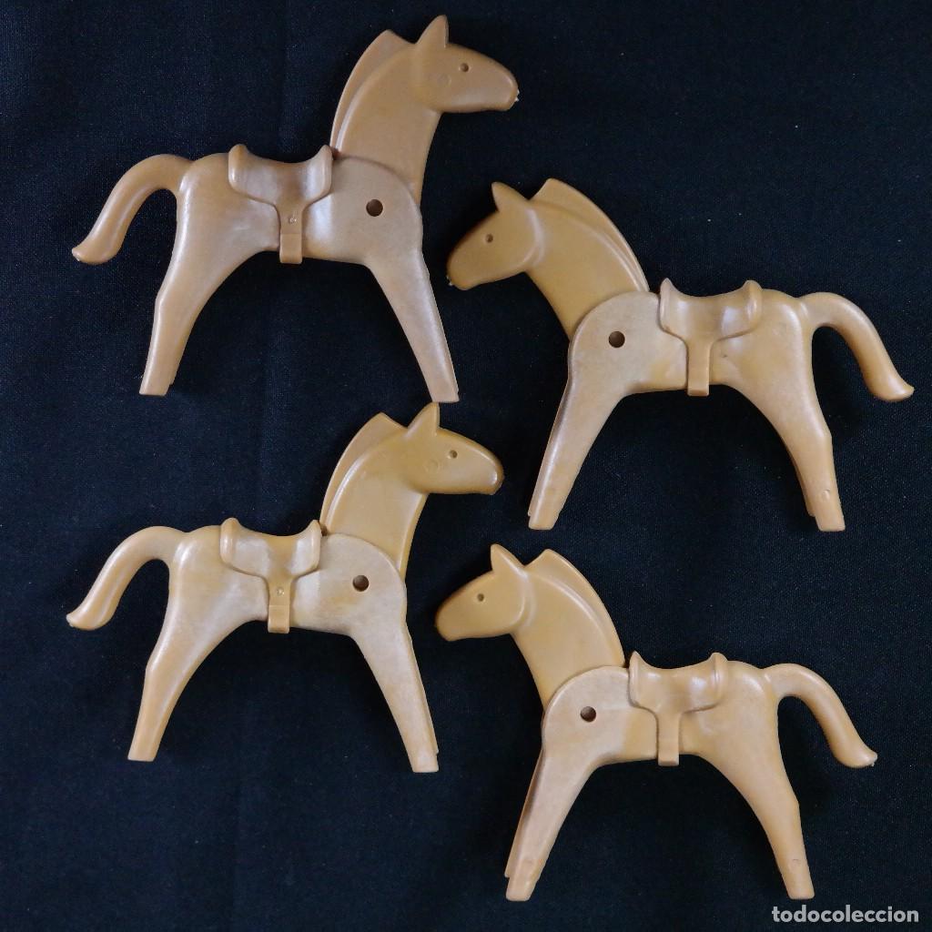 Playmobil: Playmobil 4 caballos beige con monturas fijas ☼