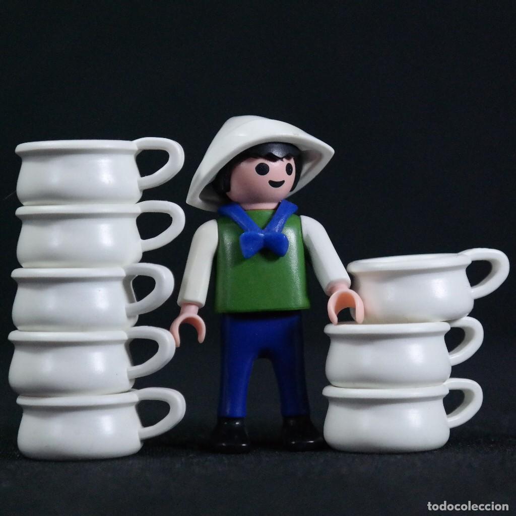 Playmobil: Playmobil nino con pelelas ☼