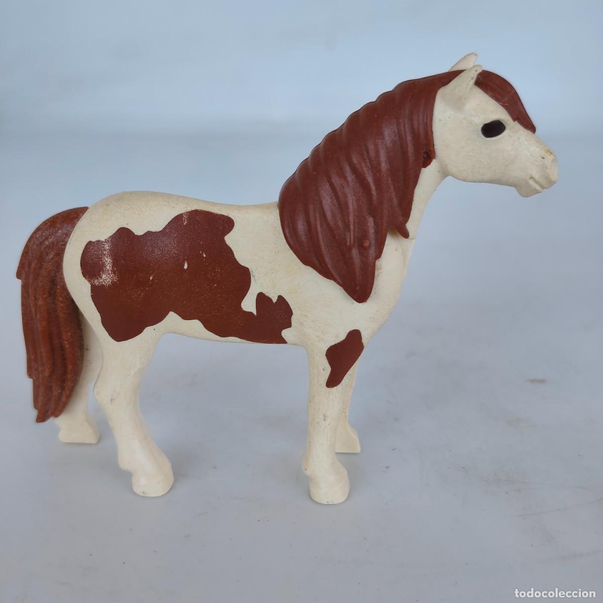 Playmobil: PLAYMOBIL 6927 5684 6534 9331 70510 70511 70682 Pony blanco con crin marr&oacute;n