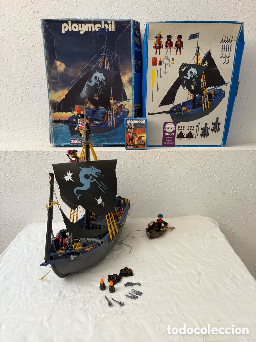 Playmobil: PLAYMOBIL 3860 Black Corsair Pirate Ship + 3936 Pirate Figure Vintage