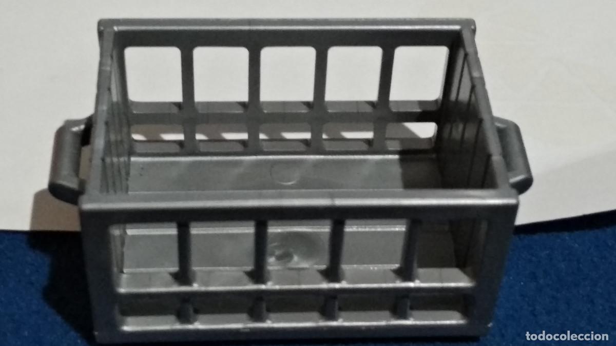 Playmobil: PLAYMOBIL PLAYMOBIL CAJA REJILLA GRIS PLATEADA TRANSPORTE MERCANC&Iacute;A MERCADO PUERTO TIENDA