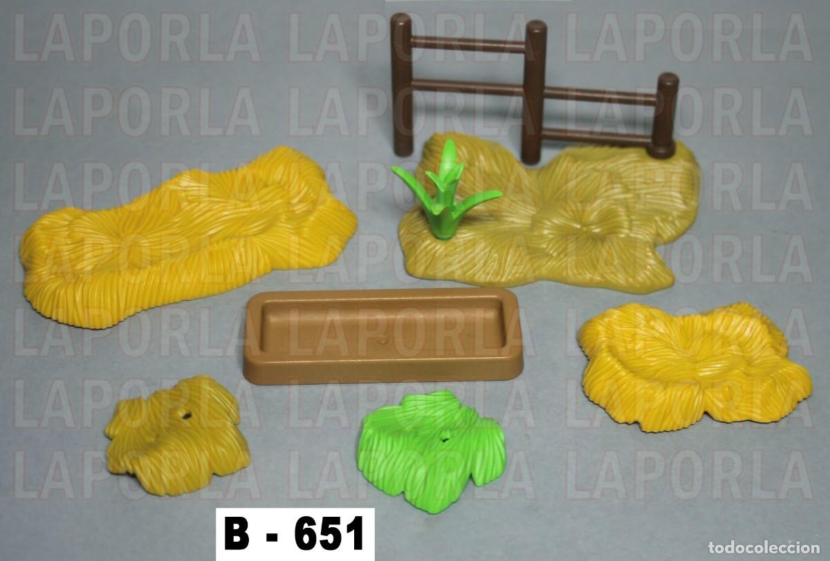 Playmobil: PLAYMOBIL NAVIDAD ACCESORIOS BEL&Eacute;N PORTAL GRANJA PESEBRE COMEDERO (B-651)