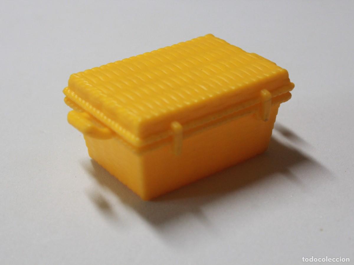 Playmobil: Accesorio Playmobil ba&uacute;l amarillo cofre equipaje almacenamiento