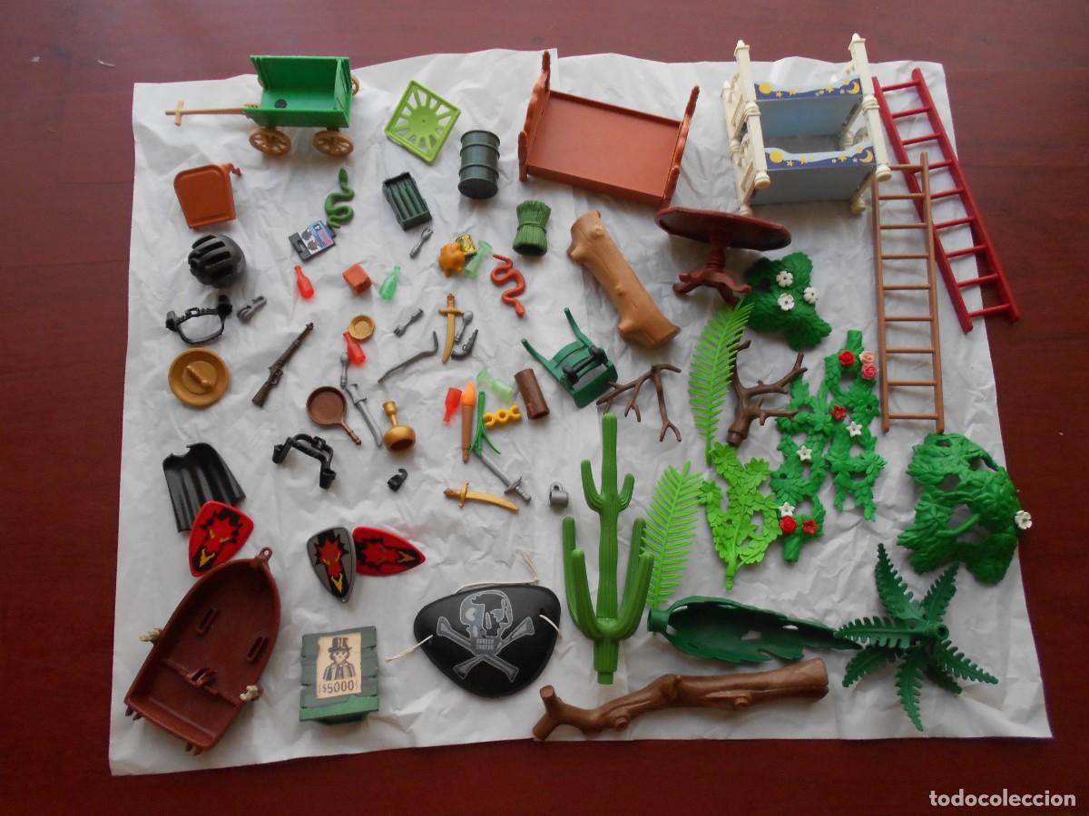 Playmobil: LOTE PIEZAS / ACCESORIOS ( Escaleras / Mesa / Camas / Carros / Pistolas / Espadas / Vasos / Plantas)