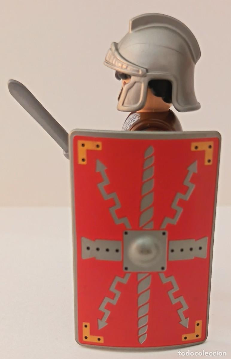Playmobil: Playmobil. Romano. Con escudo, casco, espada y sandalias amarillas y rojas.