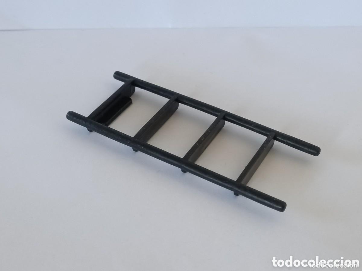 Playmobil: PLAYMOBIL ESCALERILLA NEGRA PATRULLERA DE POLIC&Iacute;A &Eacute;POCA 3539 3599 ESCALERA LANCHA