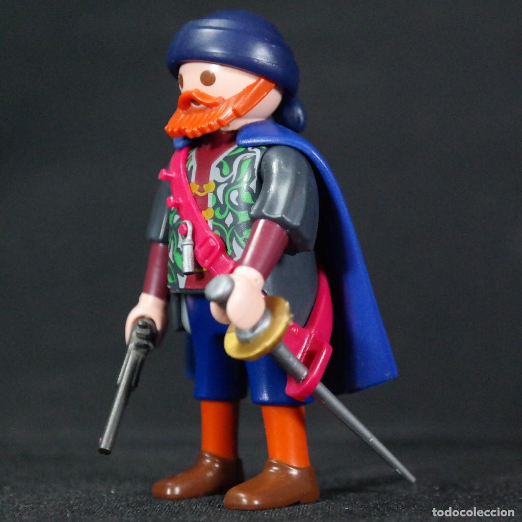 Playmobil: Playmobil pirata con capa azul ☼