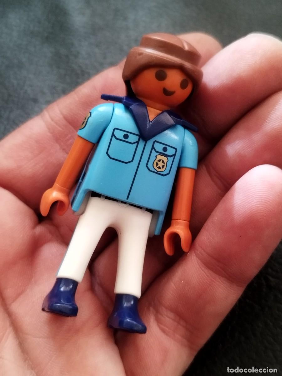 Playmobil: Figura Playmobil, agente de polic&iacute;a, quad.