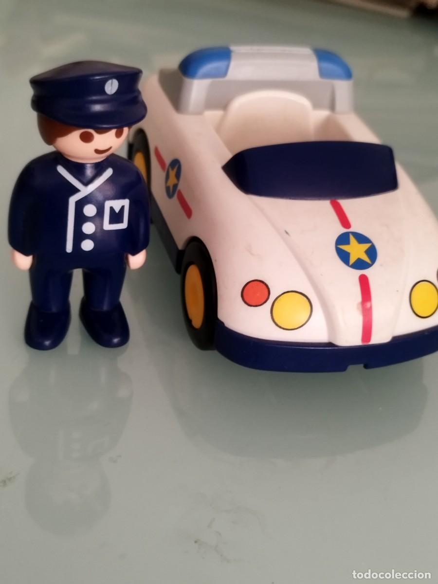 Playmobil: Figura Playmobil 123. Coche de polic&iacute;a con polic&iacute;a.