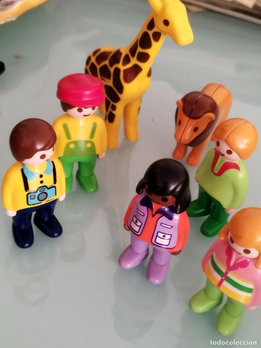 Playmobil: Figura Playmobil 123. Conjunto de zoo. CUidador, jirafa, leon y visitantes.