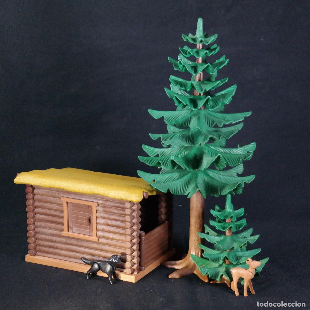 Playmobil: Playmobil caba&ntilde;a con pinos , perro y ciervo ☼
