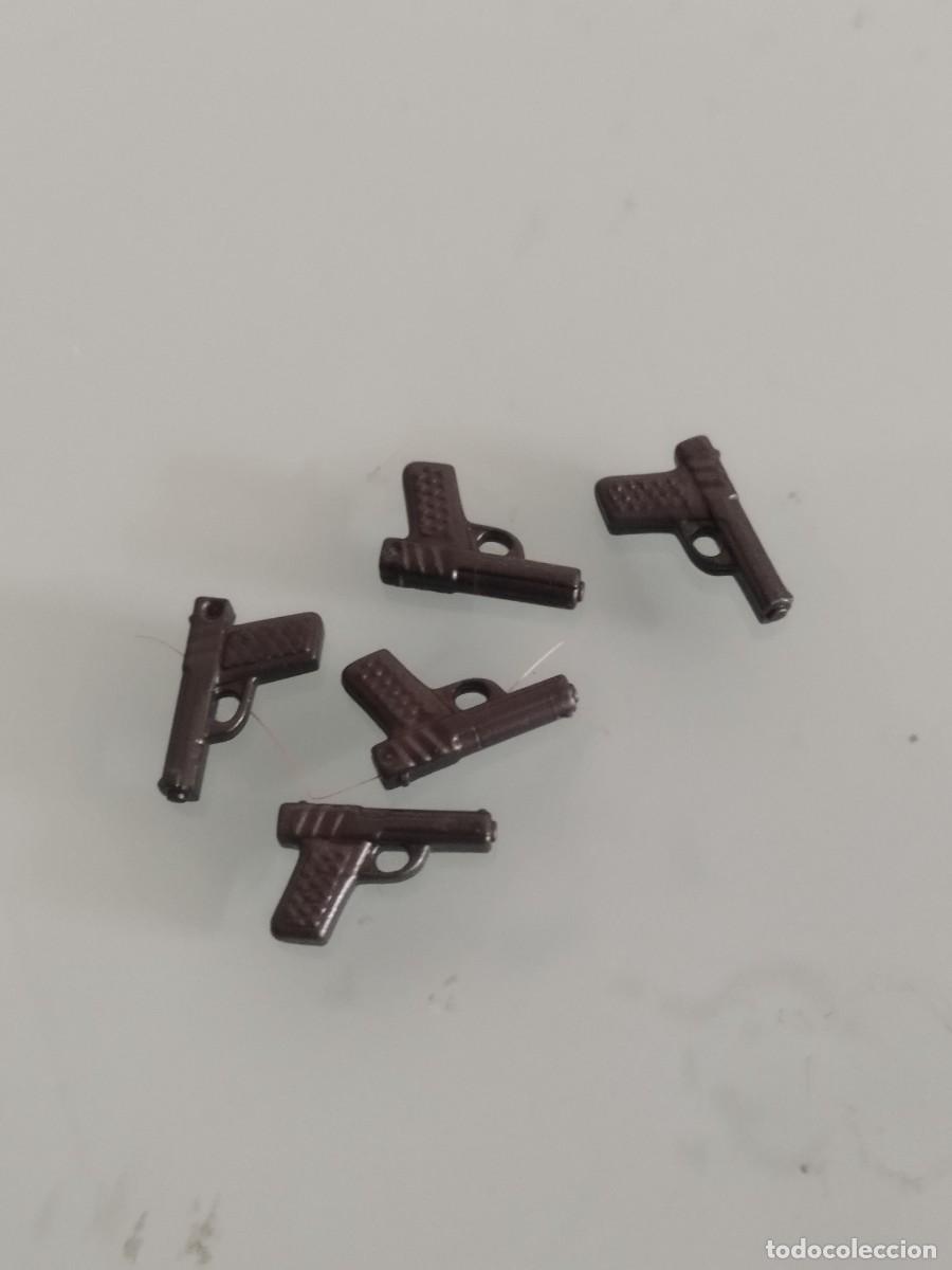 Playmobil: Figura Playmobil. Cinco pistolas de polic&iacute;a, ladr&oacute;n.