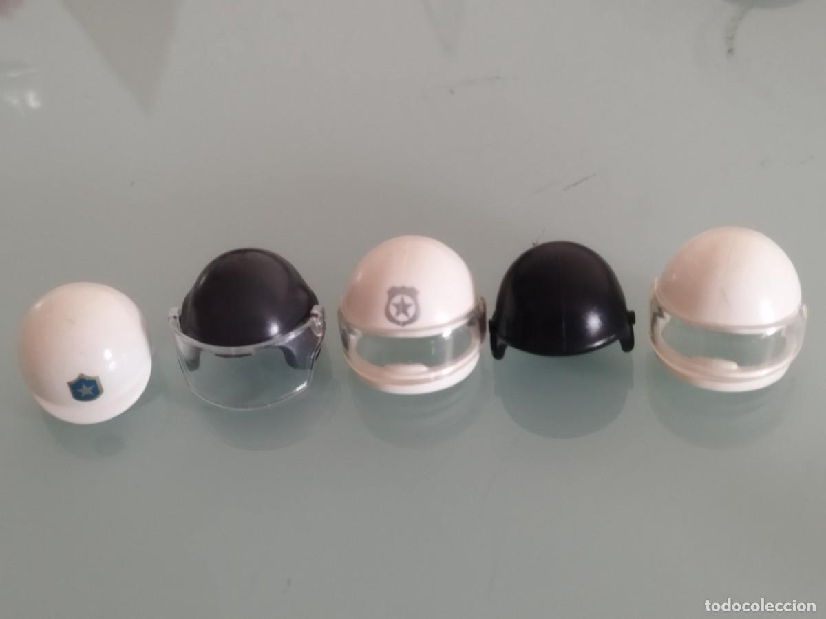 Playmobil: Figura Playmobil. Lote de 5 cascos de polic&iacute;a.