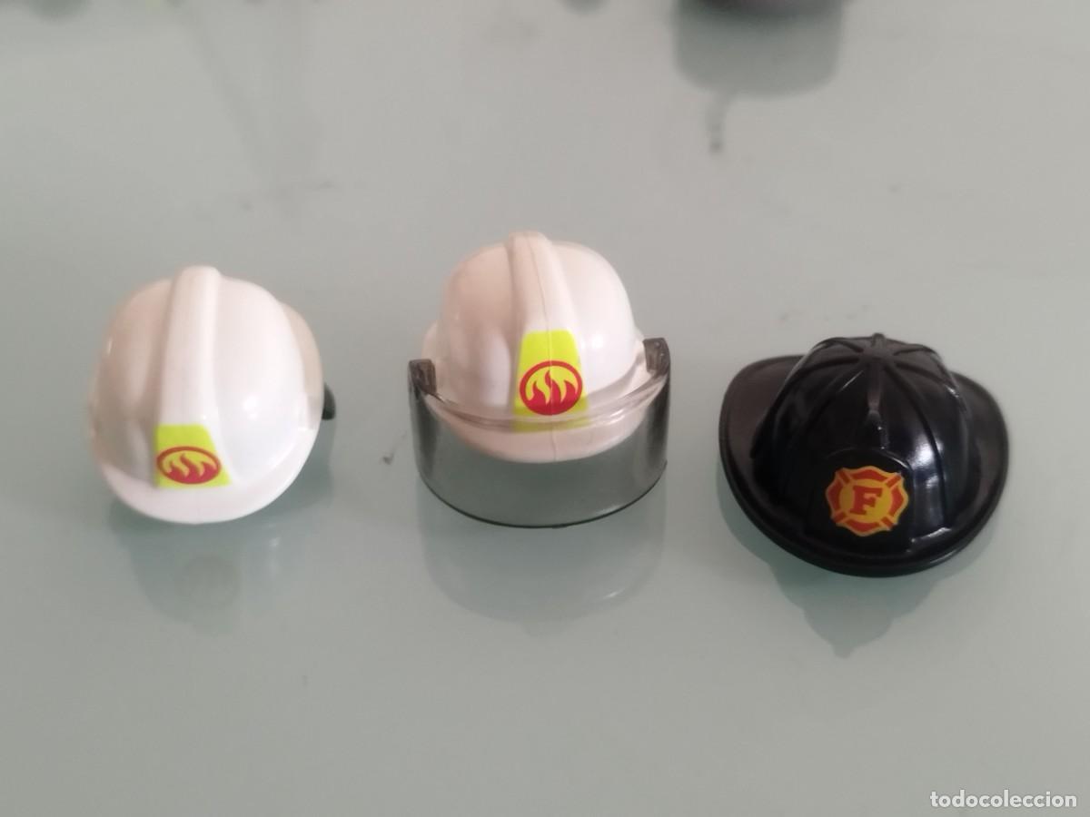 Playmobil: Figura Playmobil. 3 cascos de bomberos.