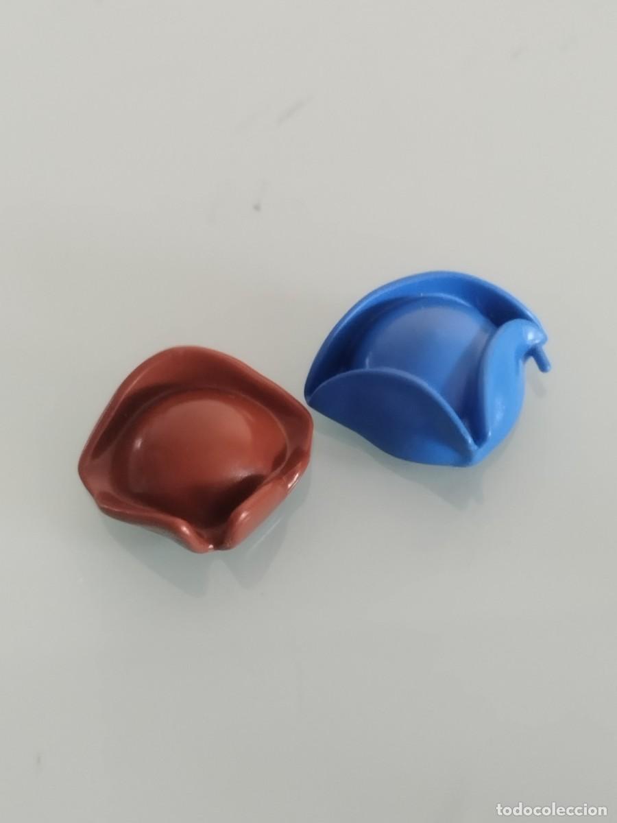 Playmobil: Figura Playmobil. Dos sombreros de pirata o corsario.