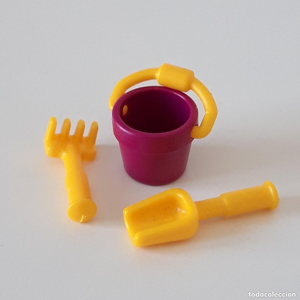 Playmobil: PLAYMOBIL LOTE CUBO MORADO + PALA Y RASTRILLO AMARILLO PARQUE INFANTIL 5488 NI&Ntilde;O ARENA PLAYA
