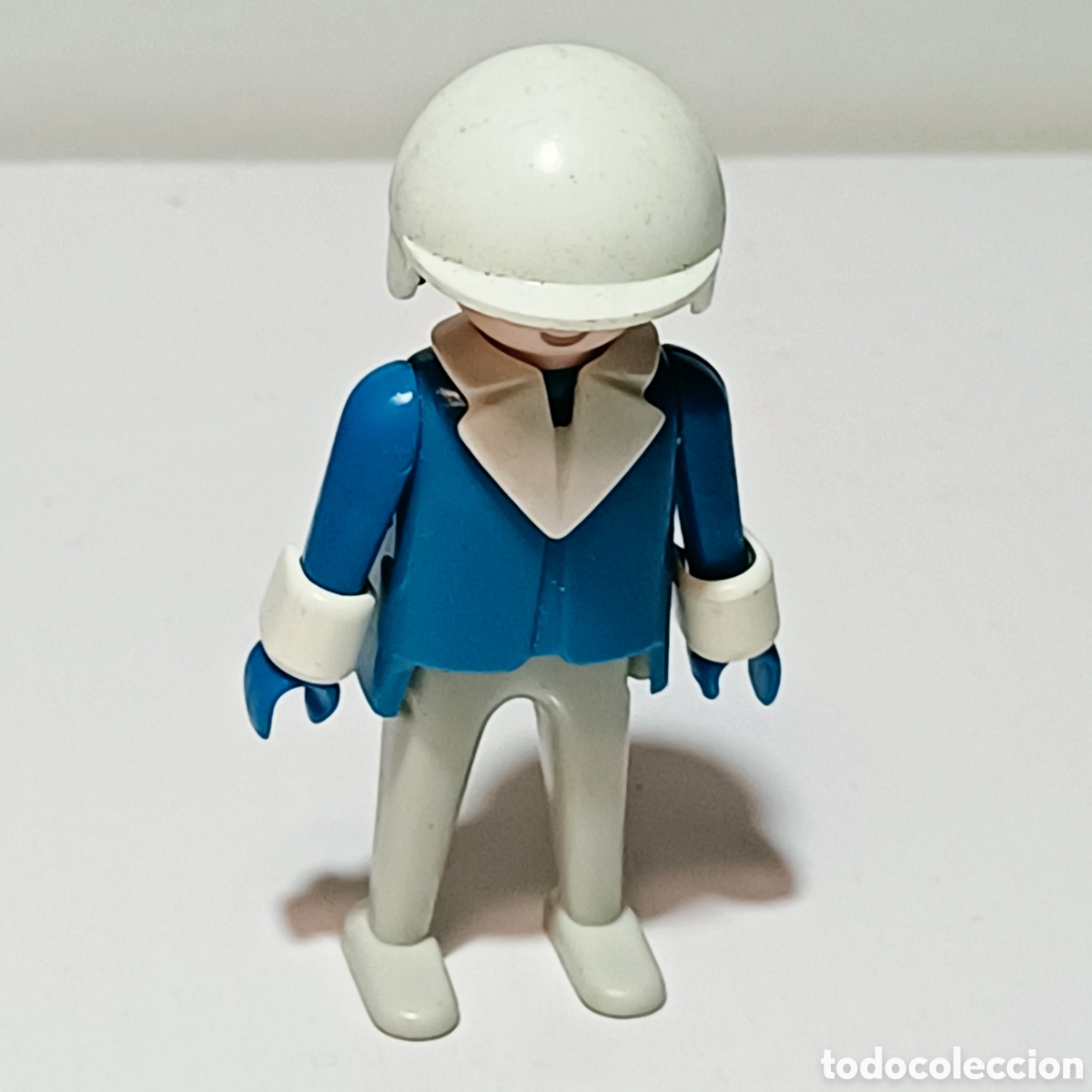 Playmobil: Figura Playmobil hombre policia coche patrulla verde primera epoca ref. 71591