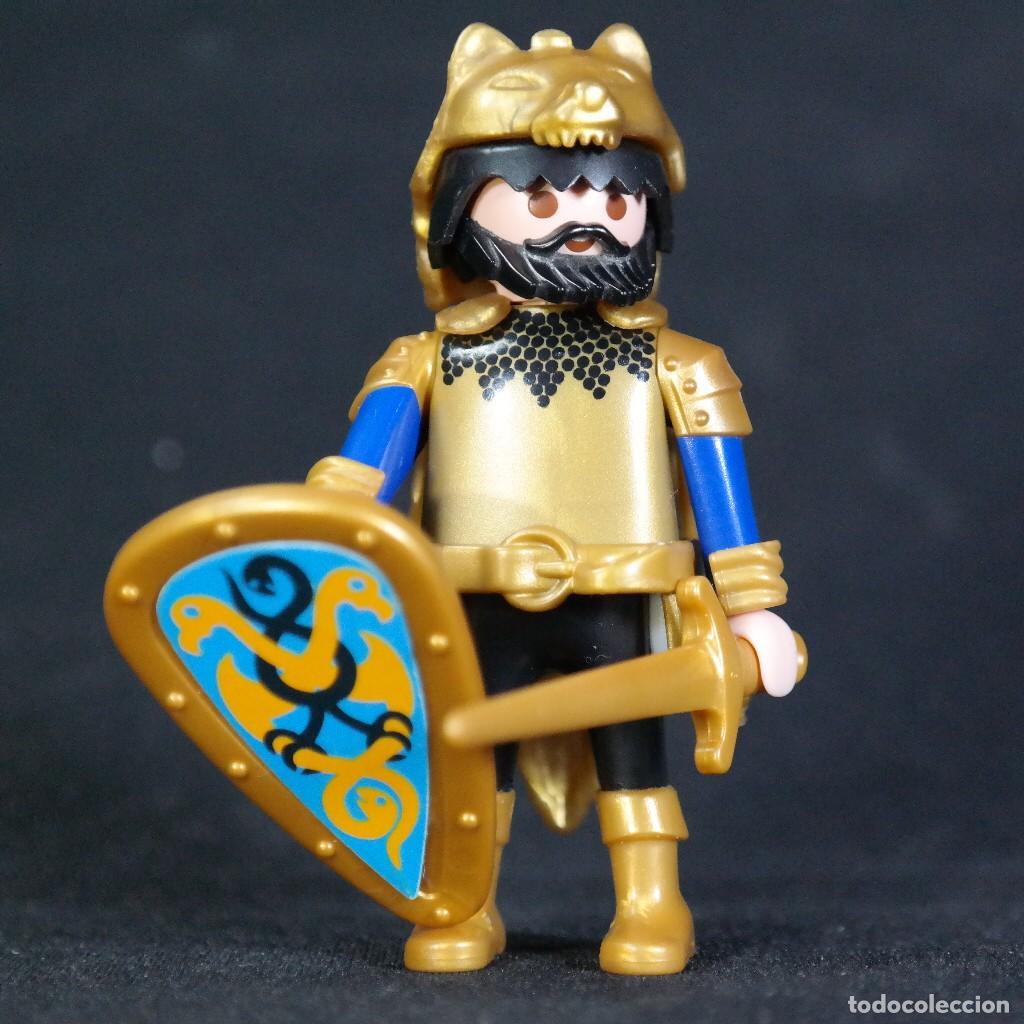 Playmobil: Playmobil caballero con gorro de piel ☼