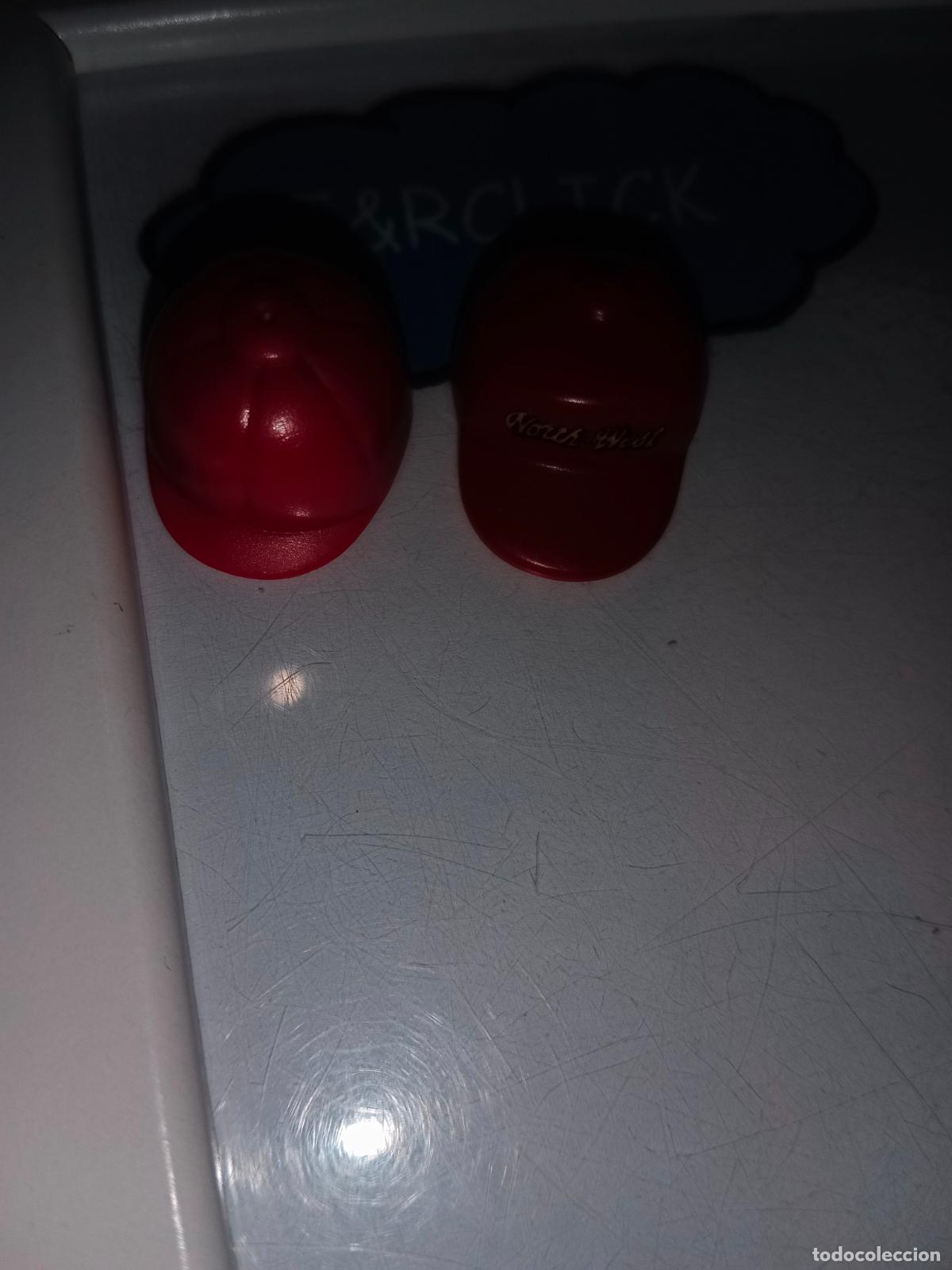 Playmobil: Playmobil repuesto gorras