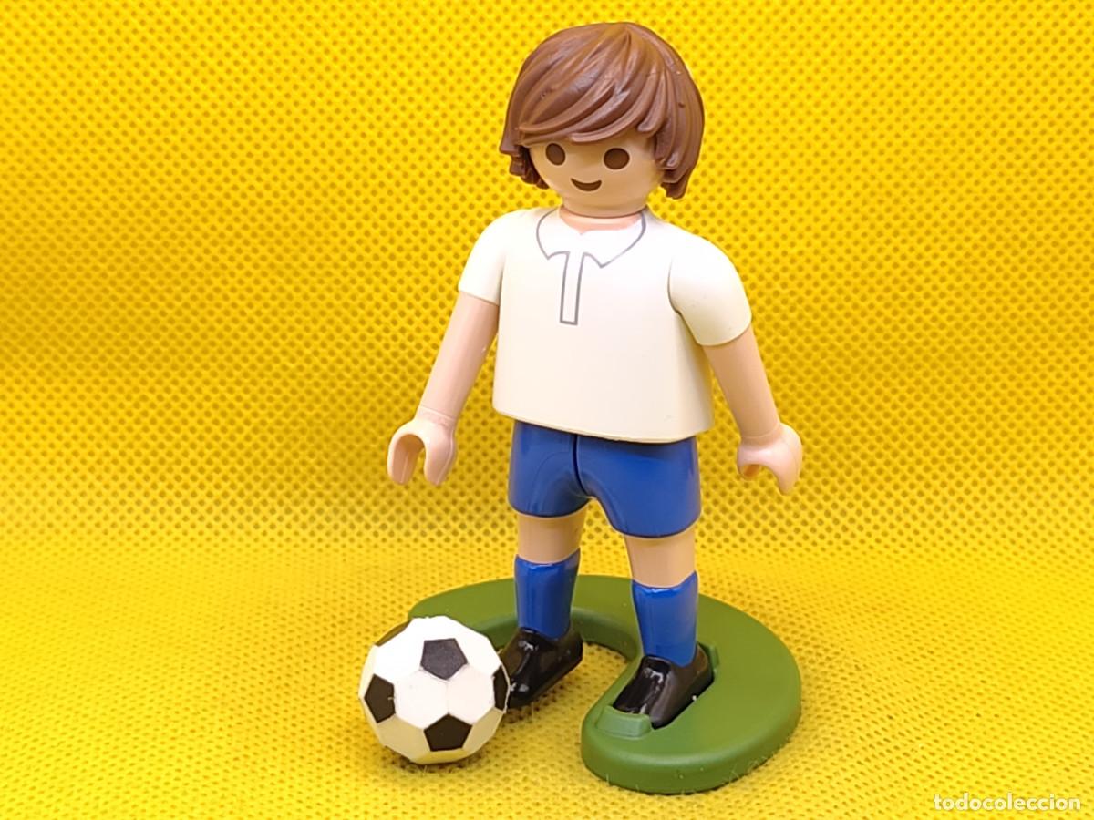Playmobil: Playmobil Futbolista con pantal&oacute;n azul y bal&oacute;n