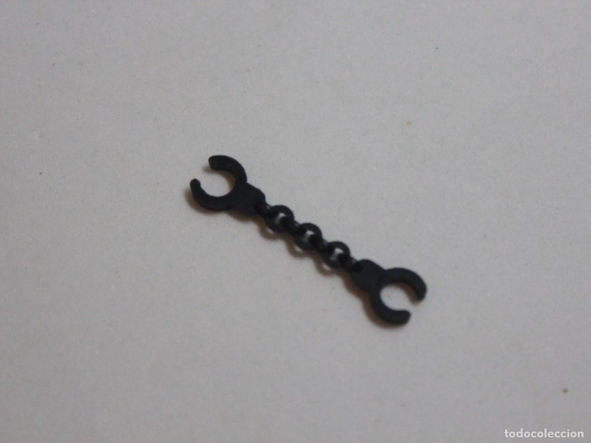 Playmobil: Accesorio playmobil cadena negra con enganches prisionero medieval castillo