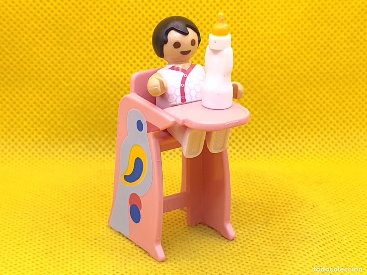 Playmobil: Playmobil Beb&eacute; con trona rosa y biber&oacute;n
