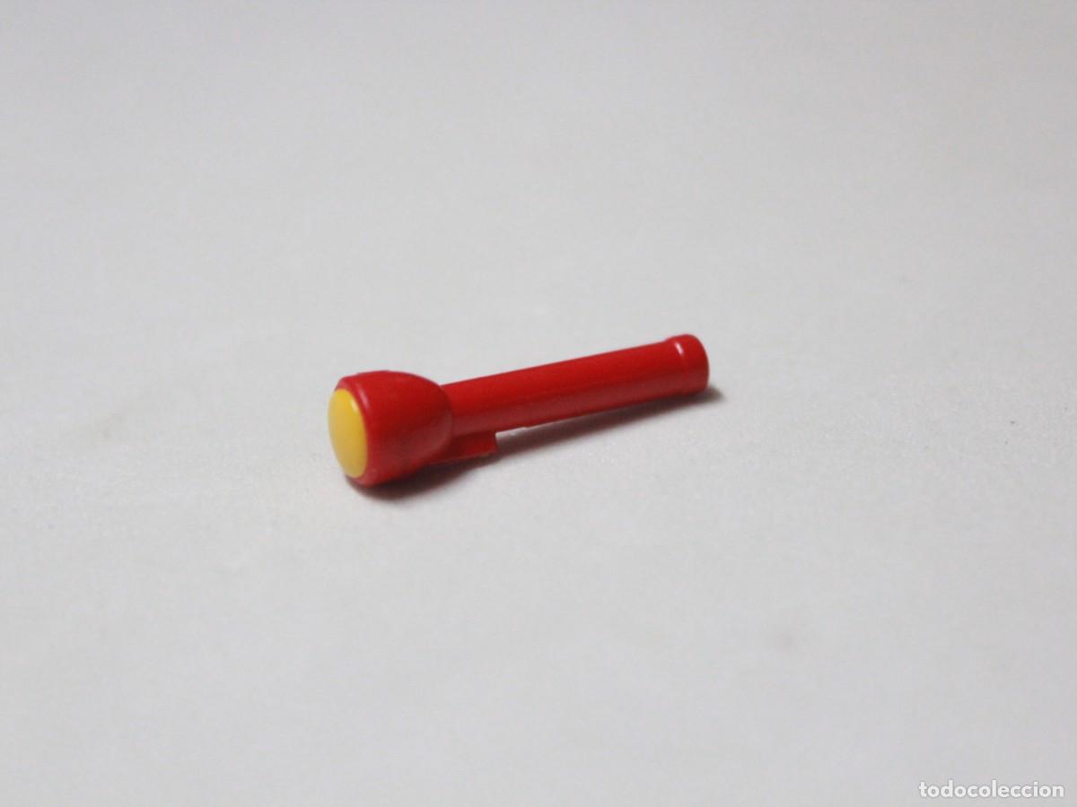 Playmobil: Accesorio playmobil linterna roja amarilla figura explorador polic&iacute;a