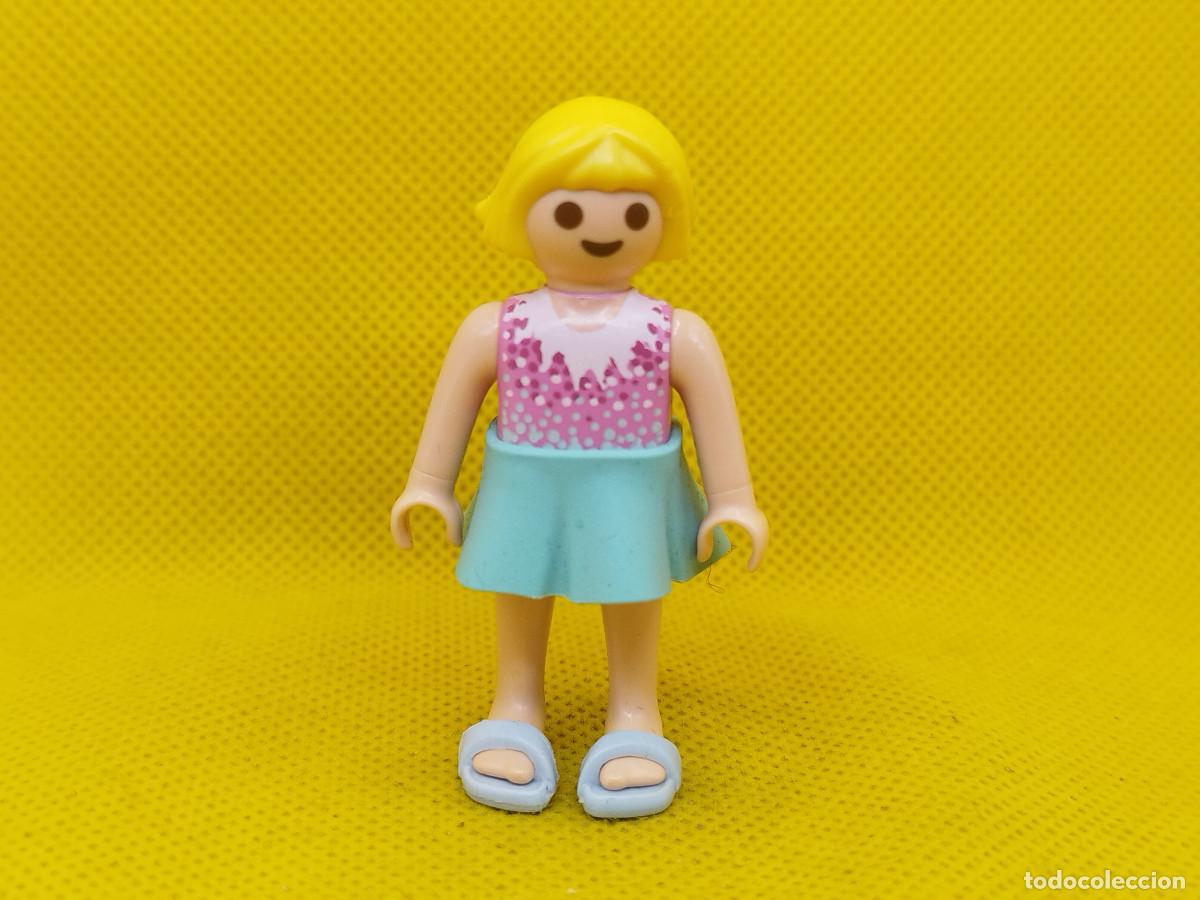 Playmobil: Playmobil Ni&ntilde;a rubia con ropa de playa
